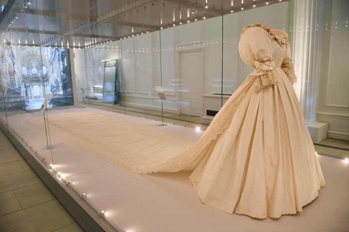 Lady d wedding dress