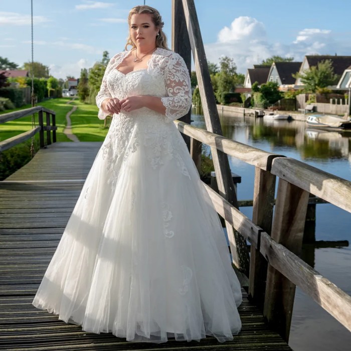 A line wedding dresses plus size