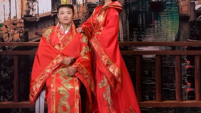 Chinese traditional wedding dress