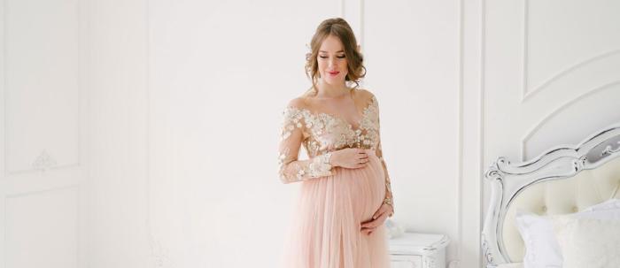 Maternity dress for.wedding